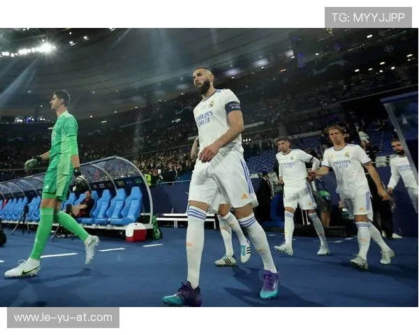 本泽马如何从绿叶前锋蜕变为金球得主?解读法国球星的传奇之路 本泽马如何从绿叶前锋蜕变为金球得主?解读法国球星的传奇之路